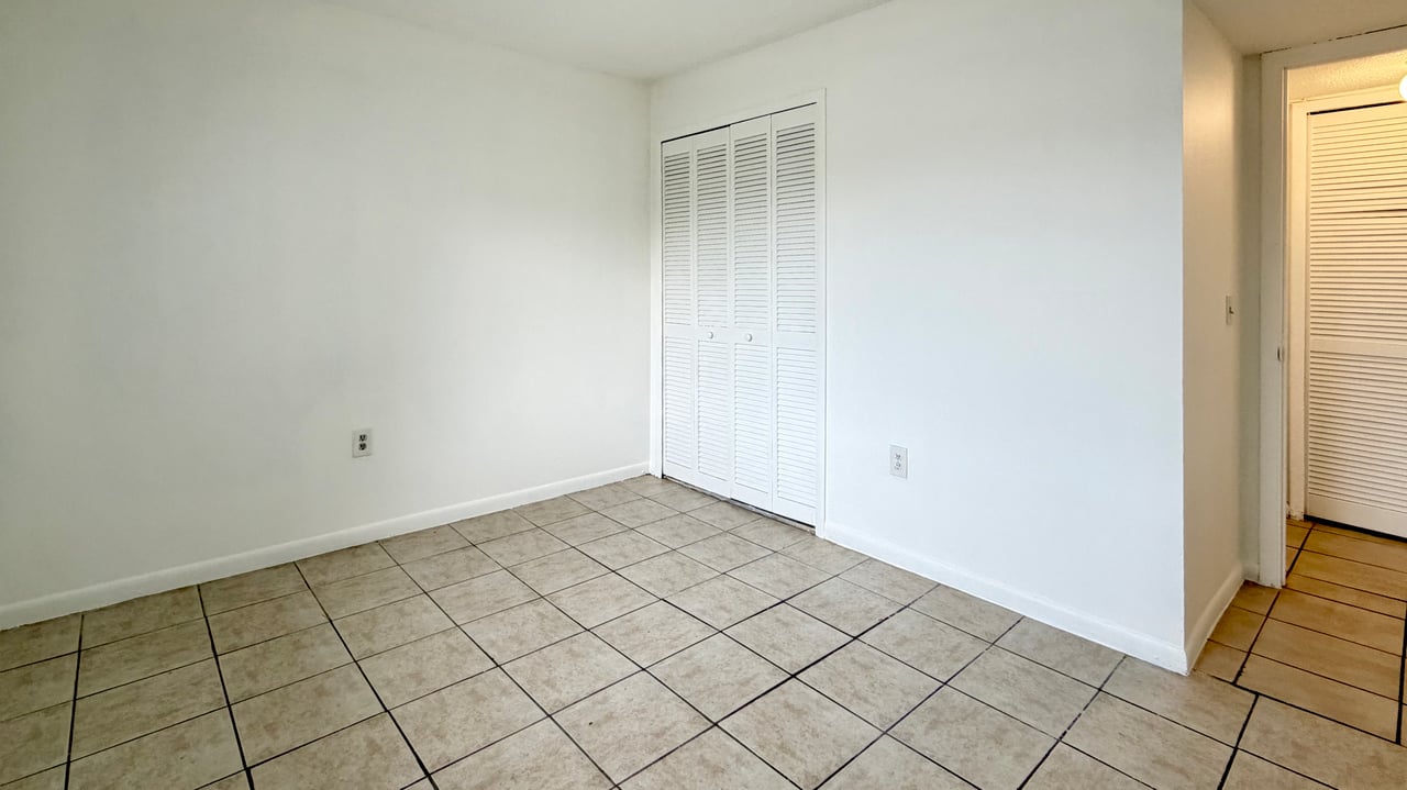 Spacious Ground-Floor Apartment for Lease in Winter Springs