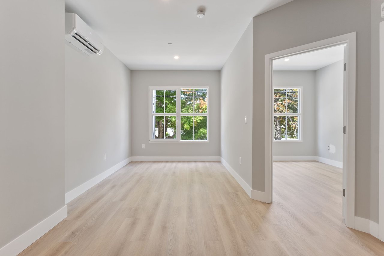 298 Main Street, 2E