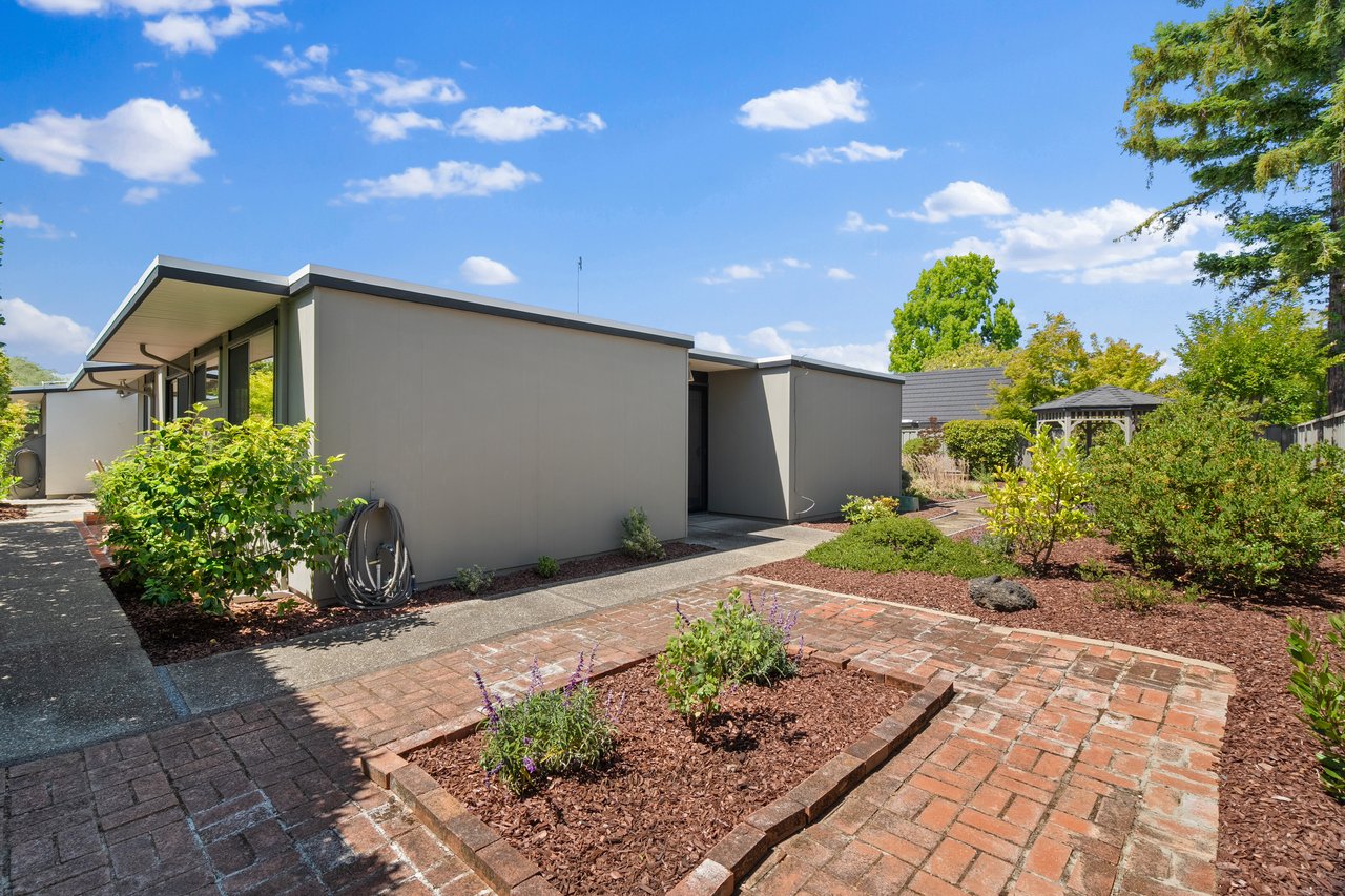 807 Blanchard WAY