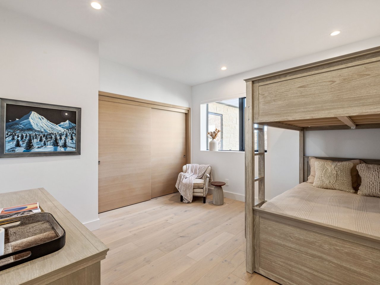 4380 June Point, Avon