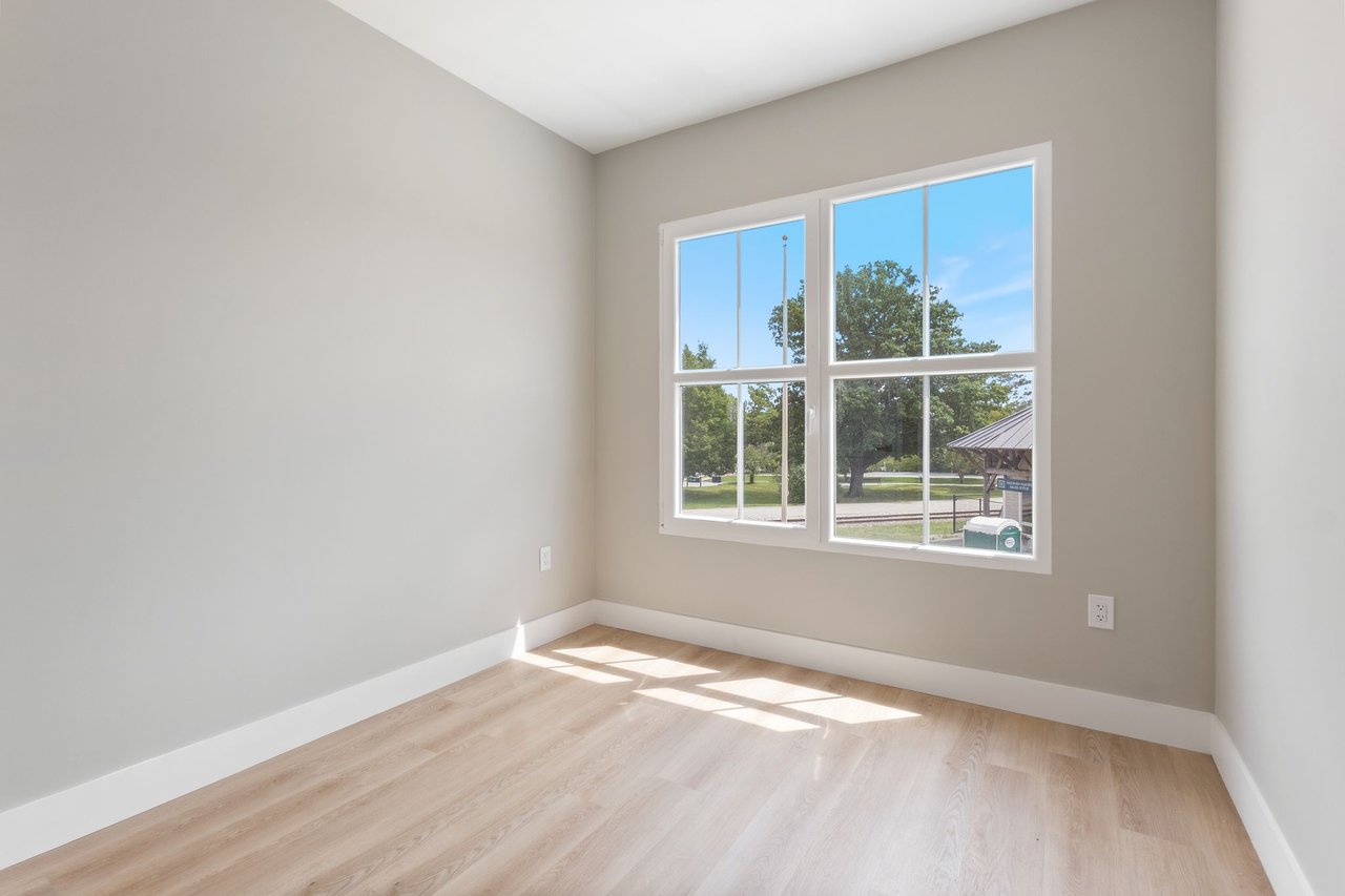 298 Main Street, 2F