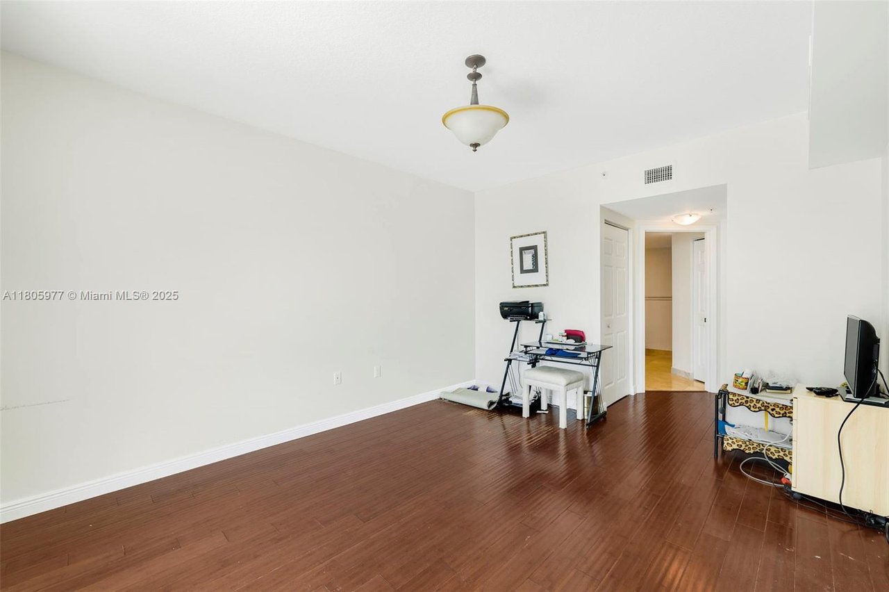 Duo Condominium East, Unit 1604E