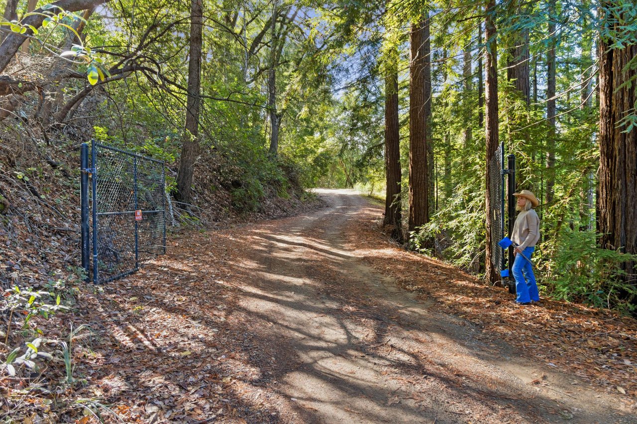 19089 Skyline Boulevard