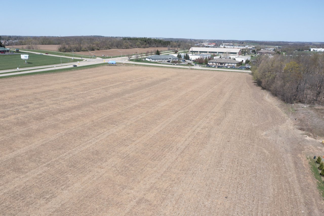 1101 S Edwards Boulevard