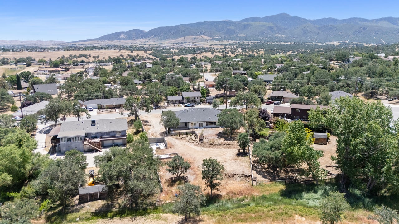 21305 Country Club Dr. 