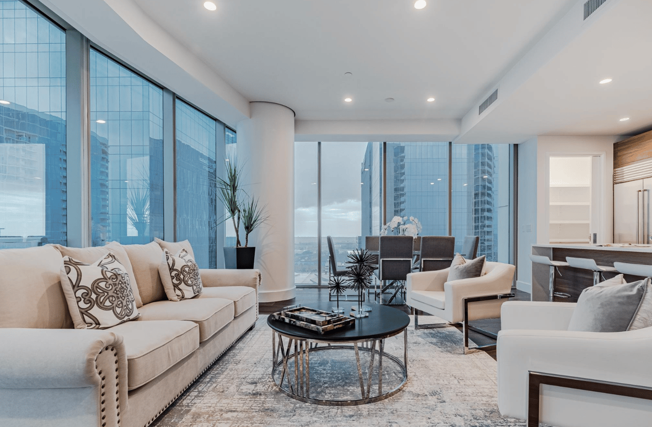 7901 Windrose Ave #905