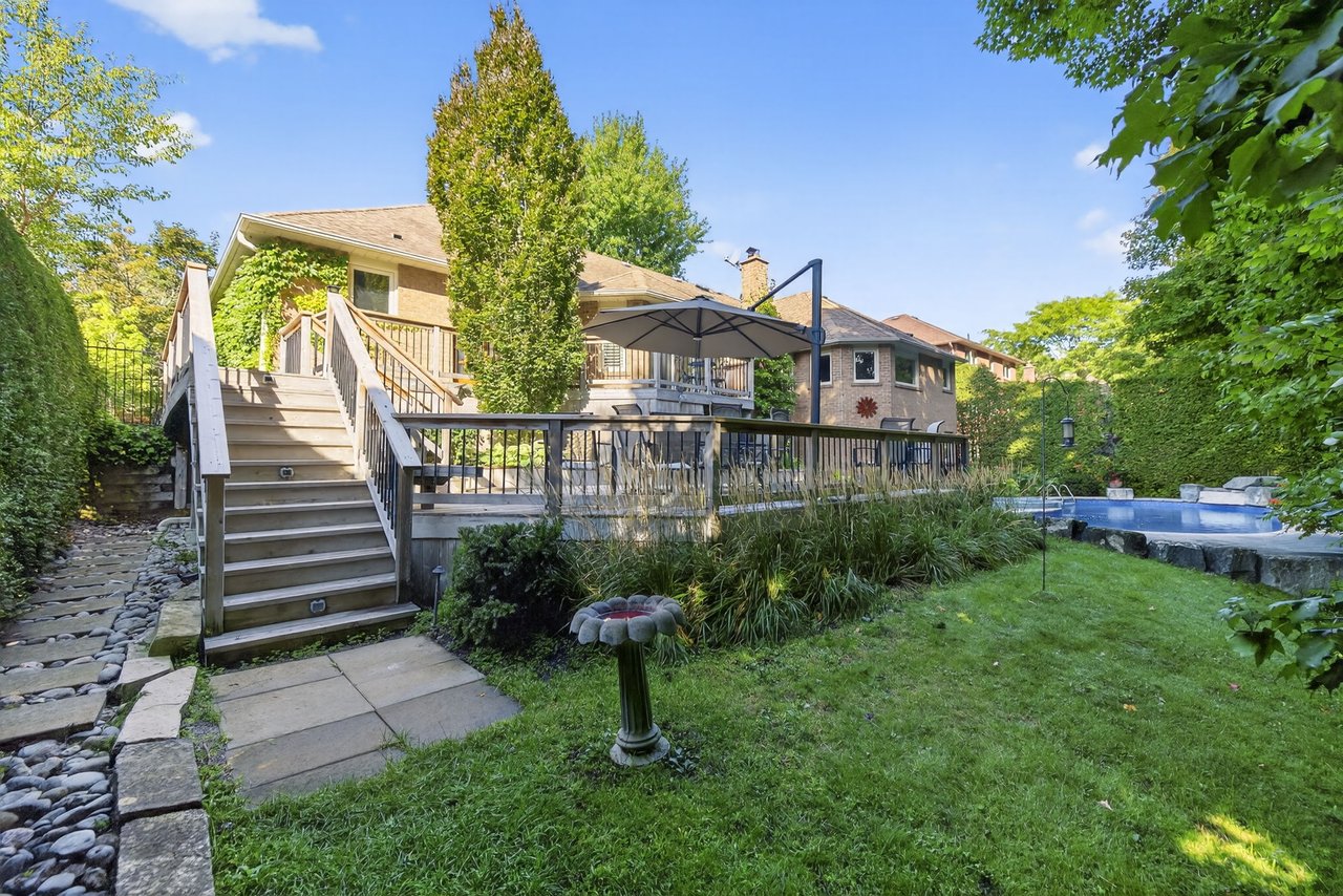 6 Falling Leaf Crt, Aurora