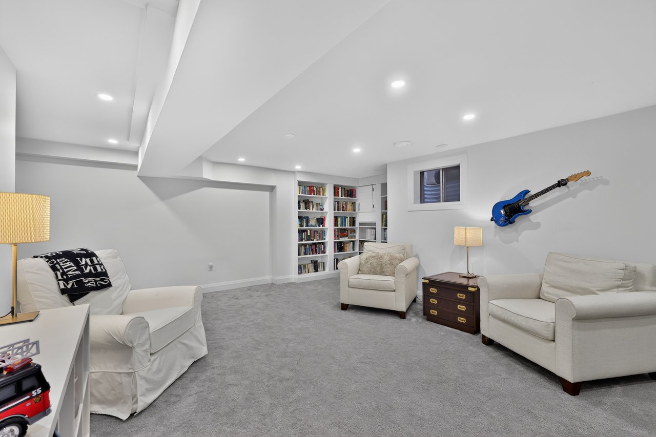 1019 Mesa Cres