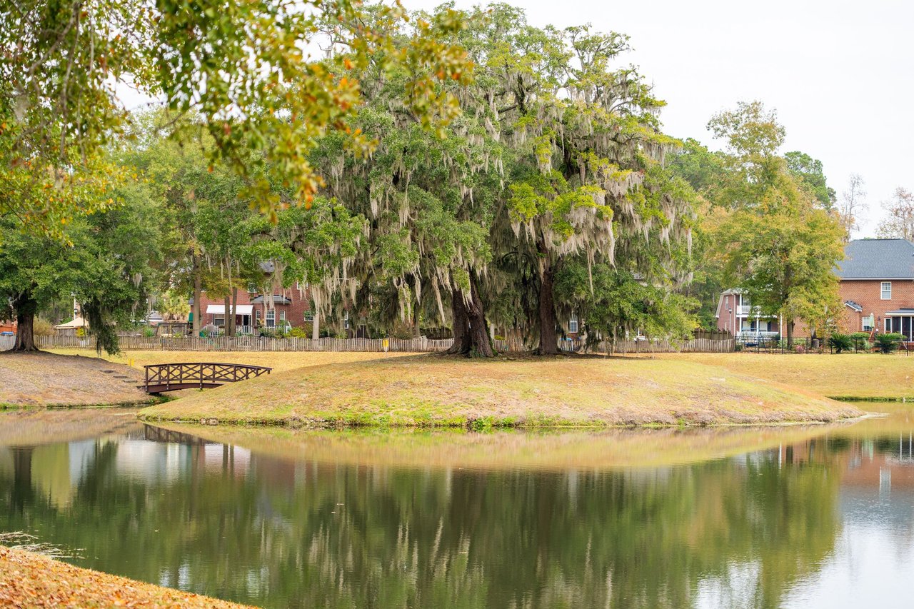 5516 Crescent View Dr