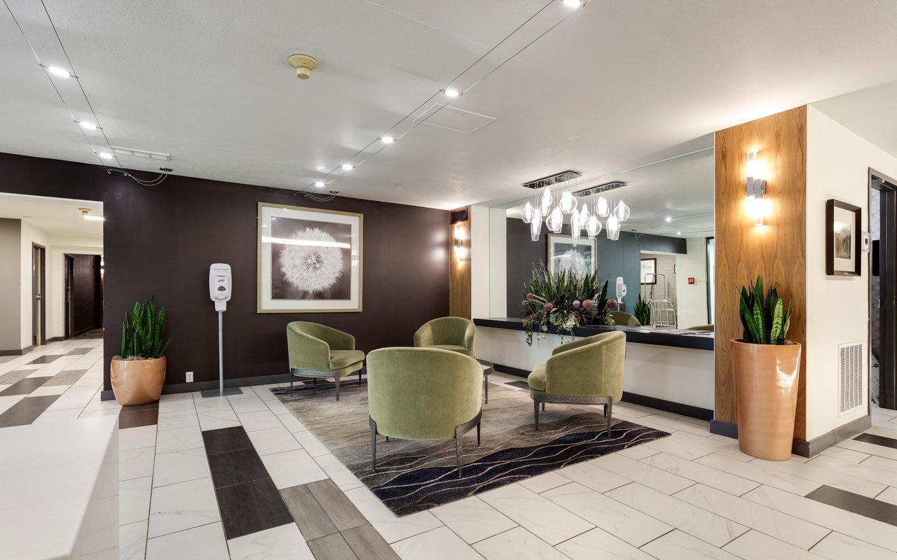 460 S Marion Parkway, 2000