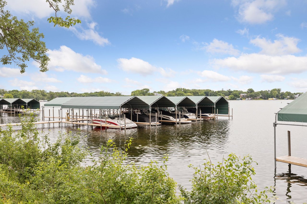 405 Carpenters Point, Wayzata