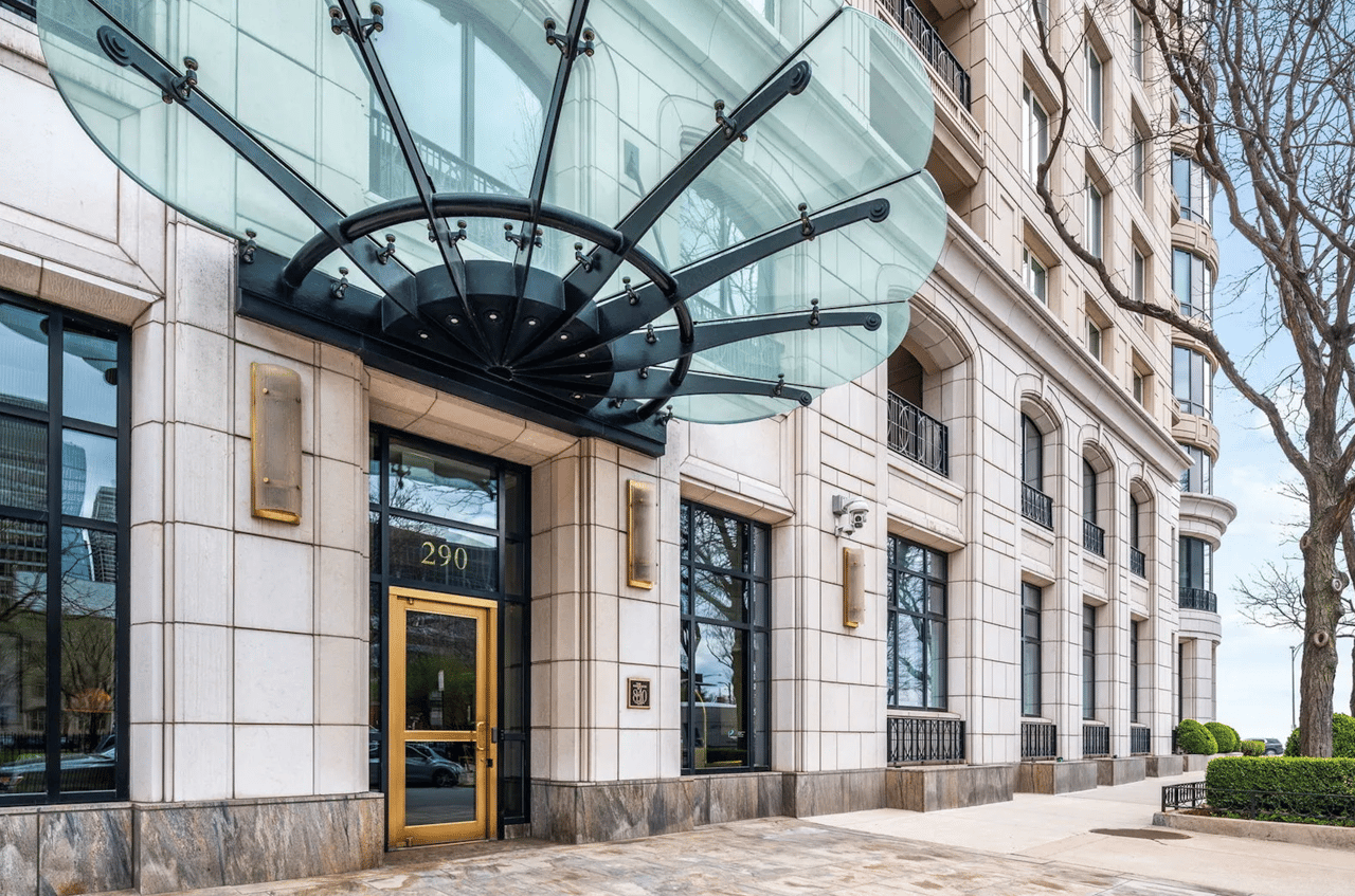 840 N Lakeshore Drive