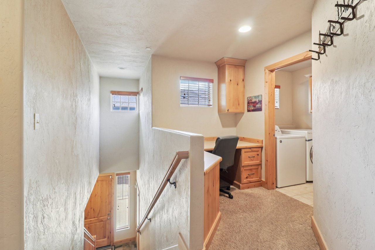 6010 N Fox Pointe