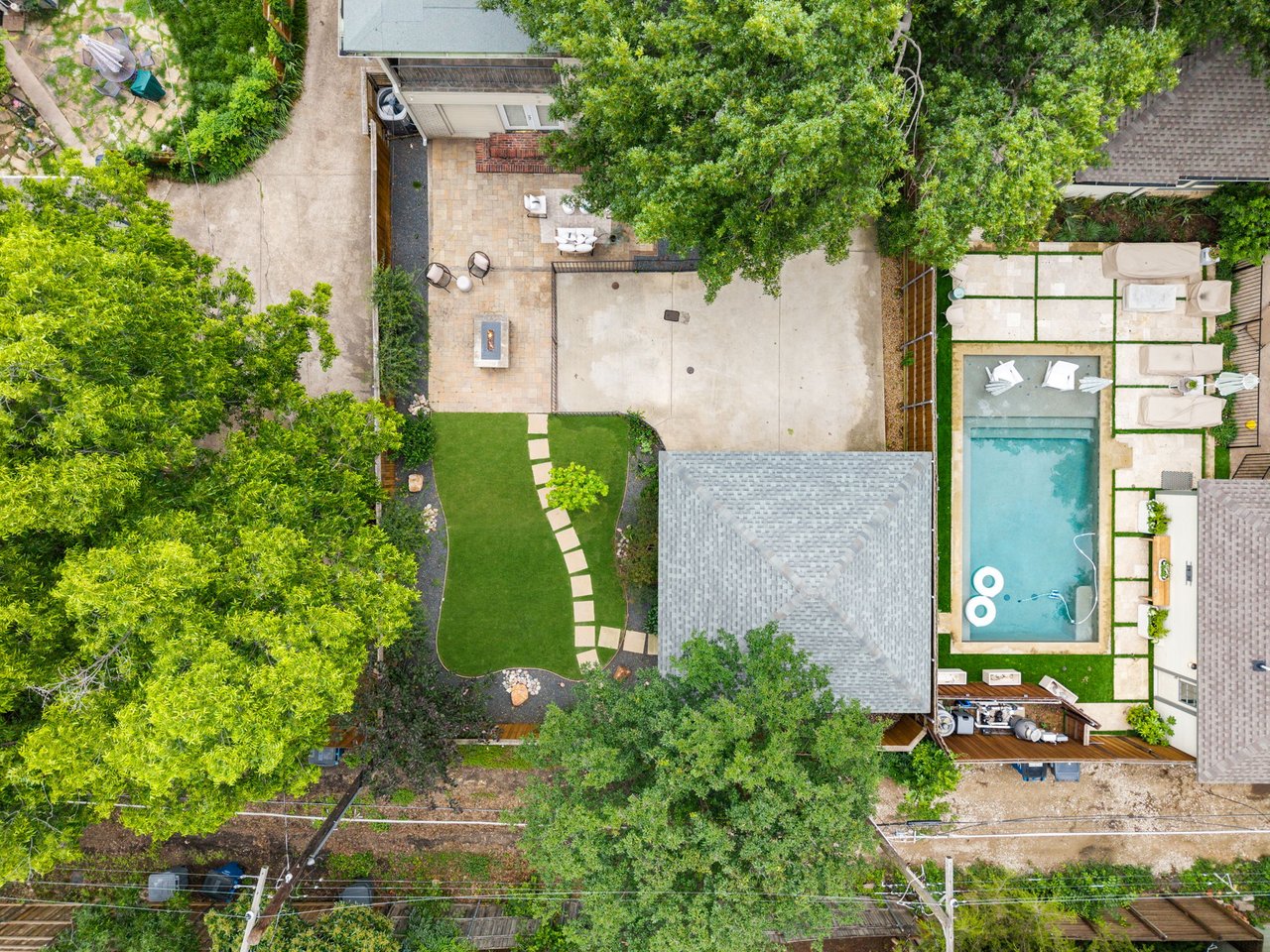 1119 N Winnetka Avenue