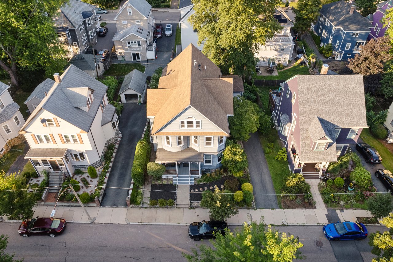 A Captivating Victorian Condo in A Fantastic Neighborhood