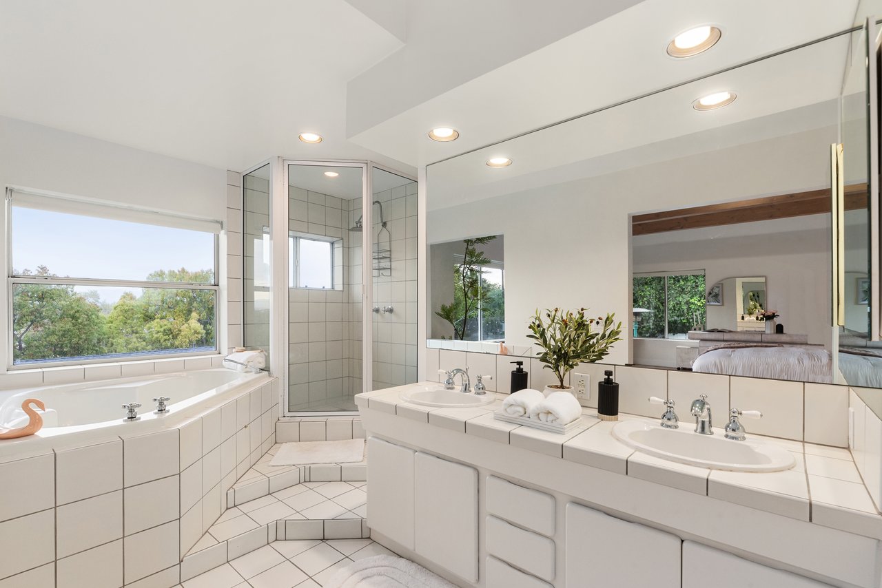 4041 Davana Rd, Sherman Oaks