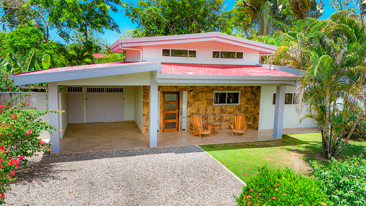 3 Bedroom Home Walking Distance to Playa Chaman – Villas del Sol, Bahía Ballena