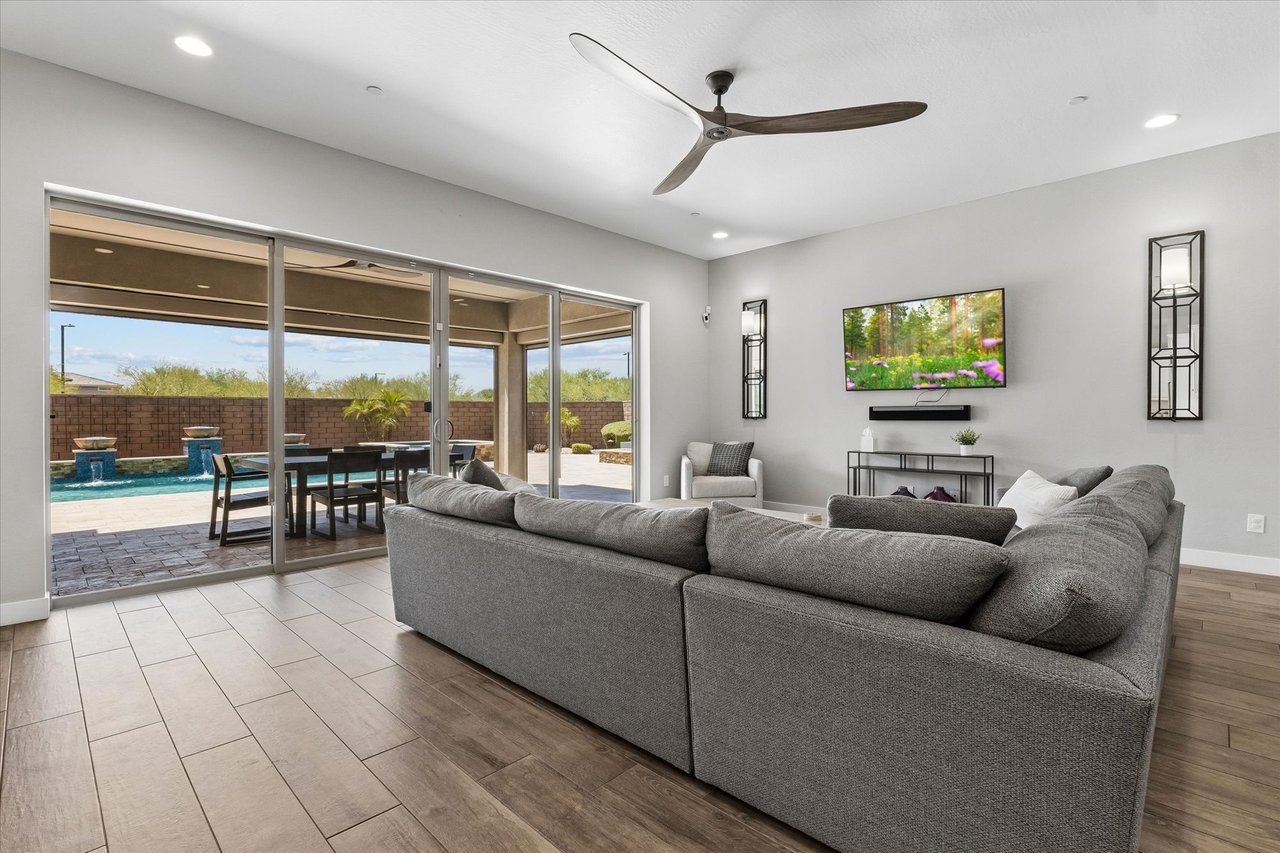 2905 E LOS GATOS DR, Phoenix, AZ 85050