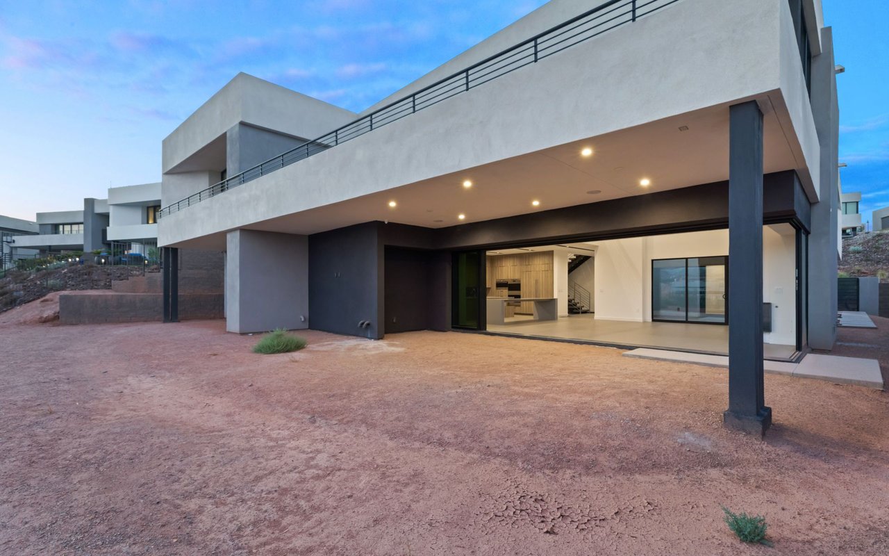 25 Canyon Bay Drive