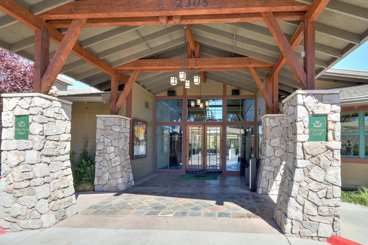 2200 Red Hawk Ct