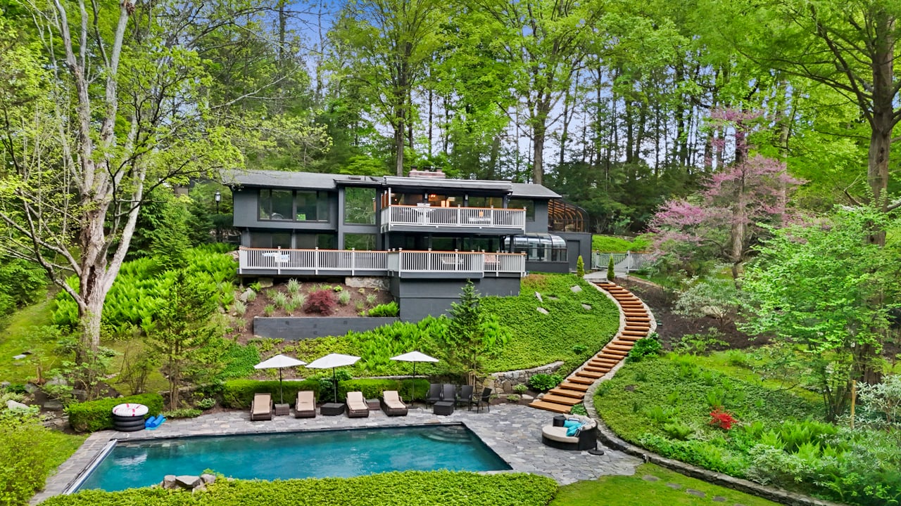 107 Middle Patent Road