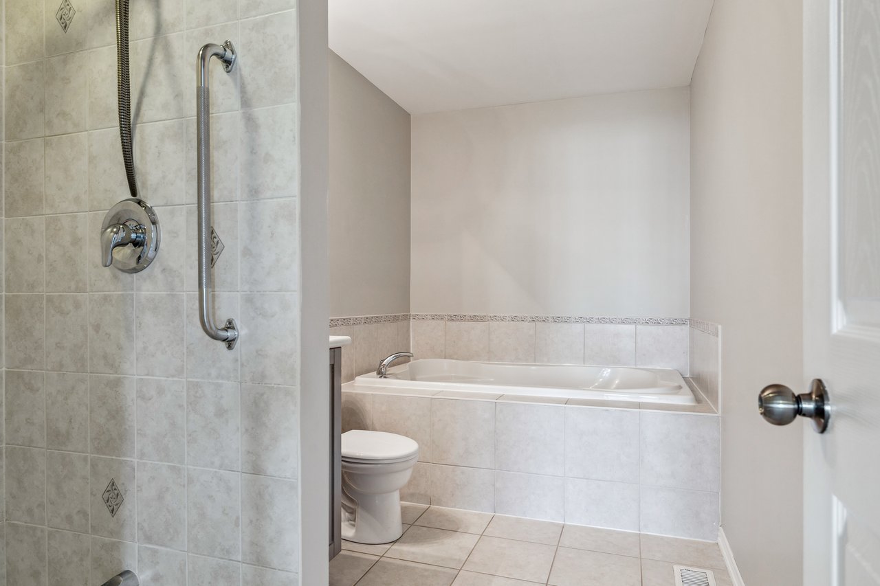 Freehold Townhouse on Quiet Court