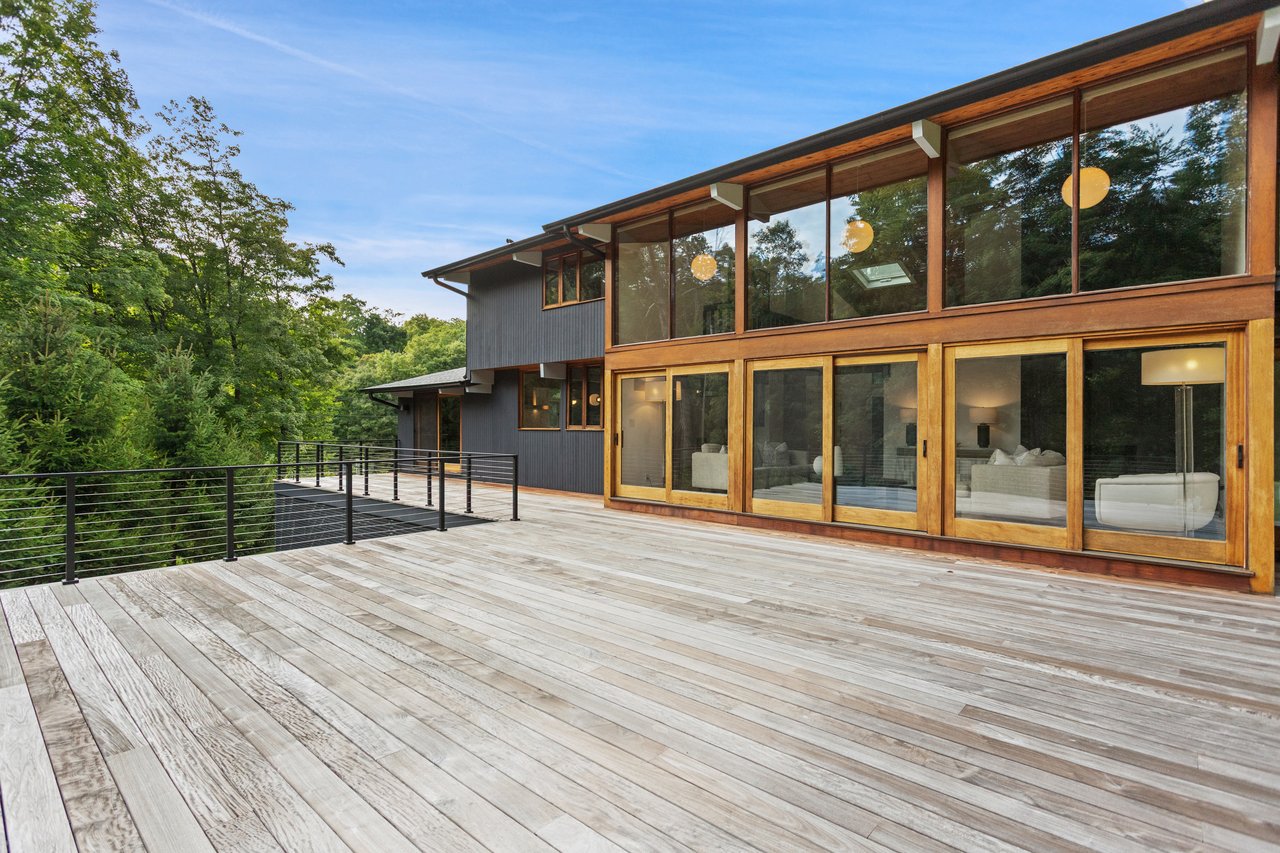 21 Black Spring Road
