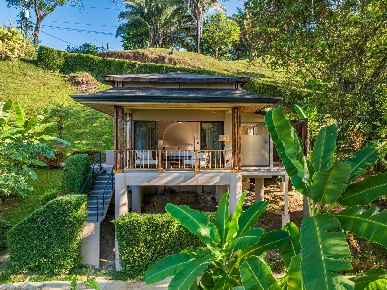 Luxury Hotel Boutique with Ocean Views | Walking distance to the beach | 13.2 Acres