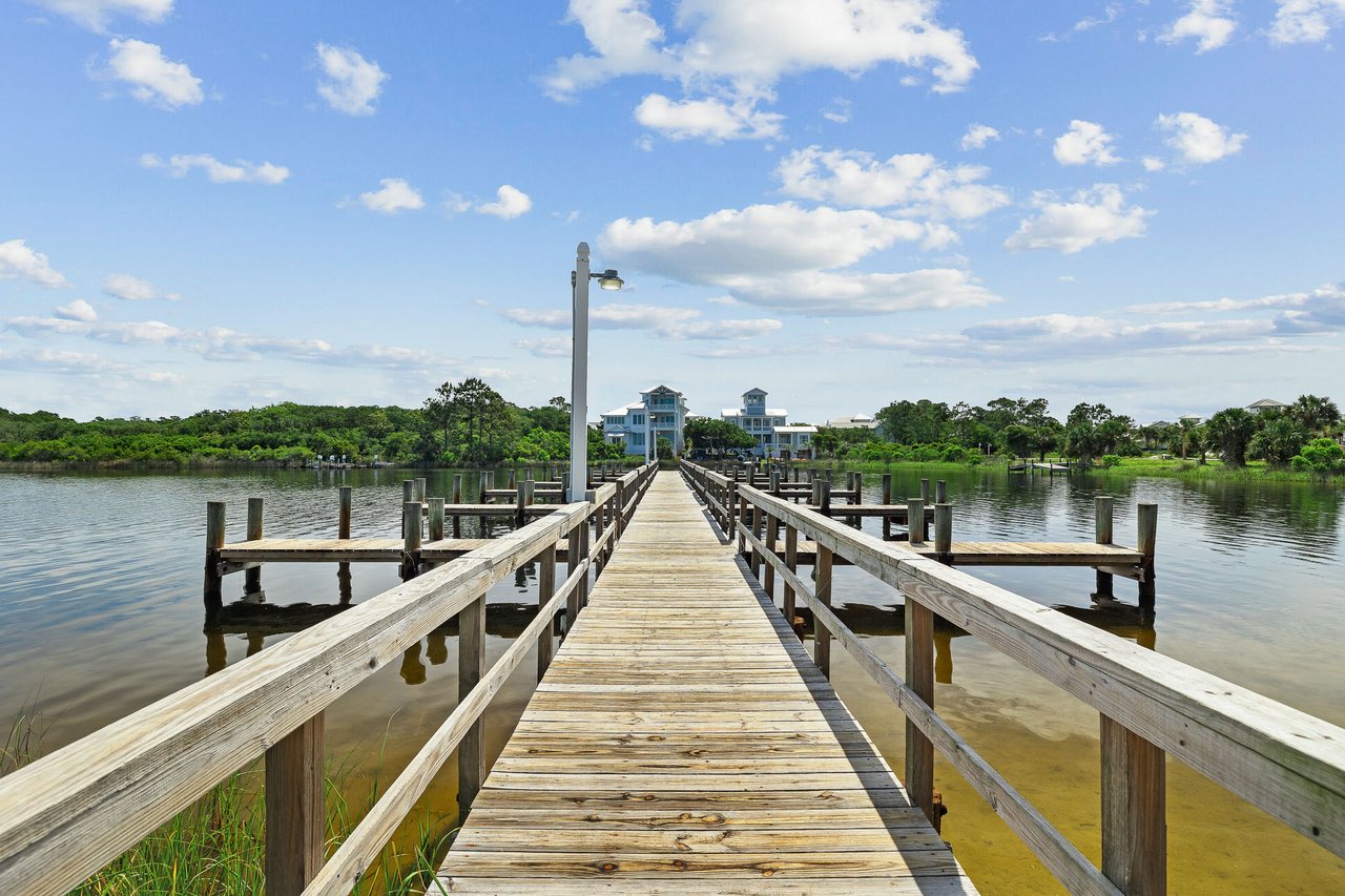Pinnacle Port Condominium