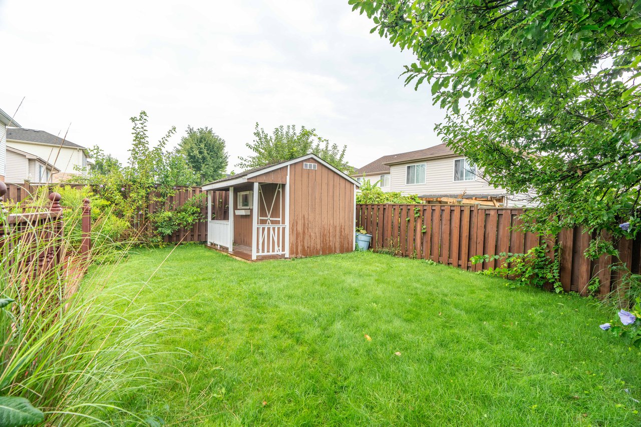 6 Bellrock Cres