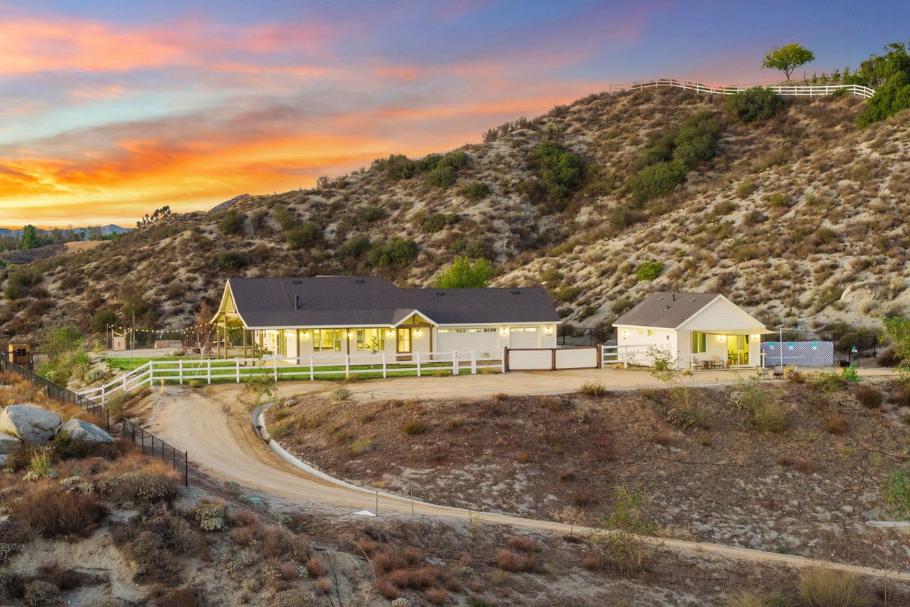 41950 Calle La Escondida