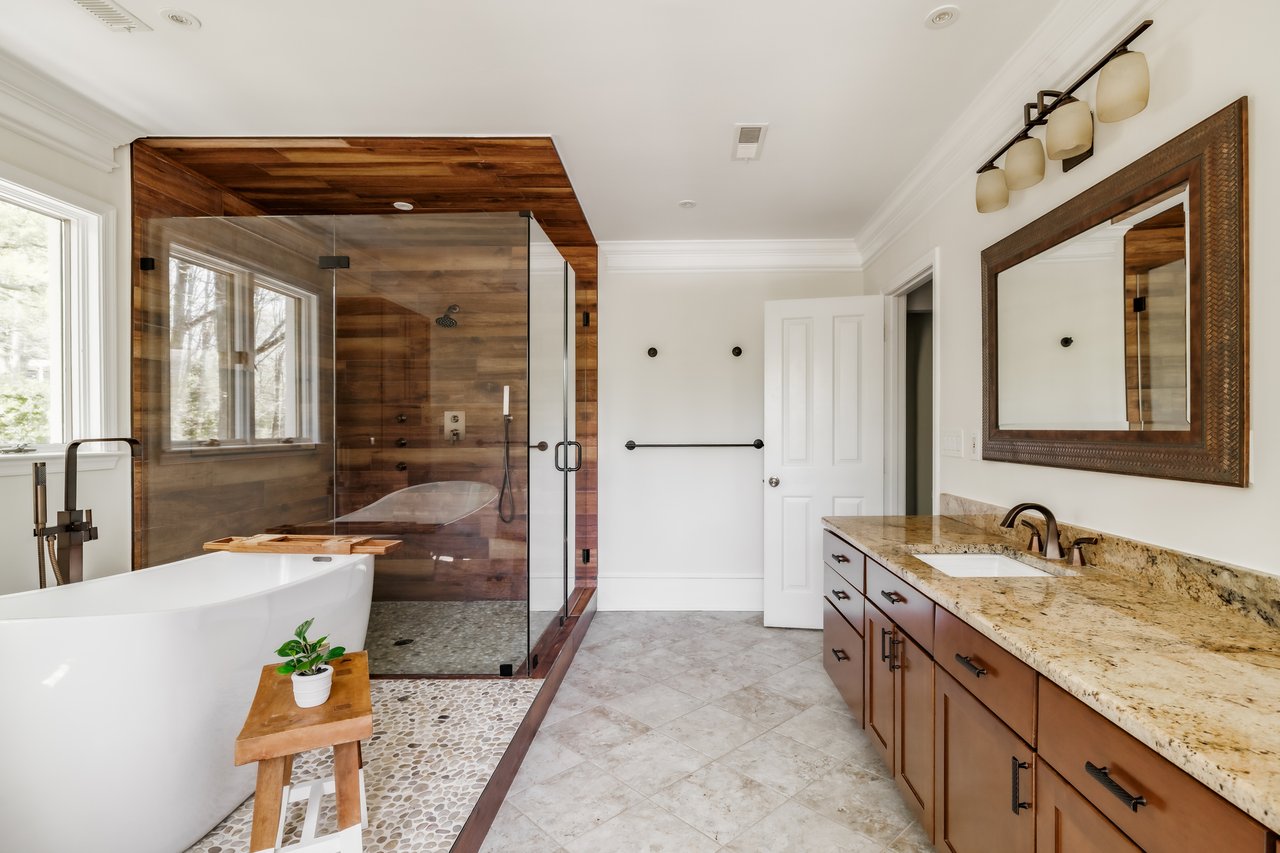 9200 Holly Oak Drive