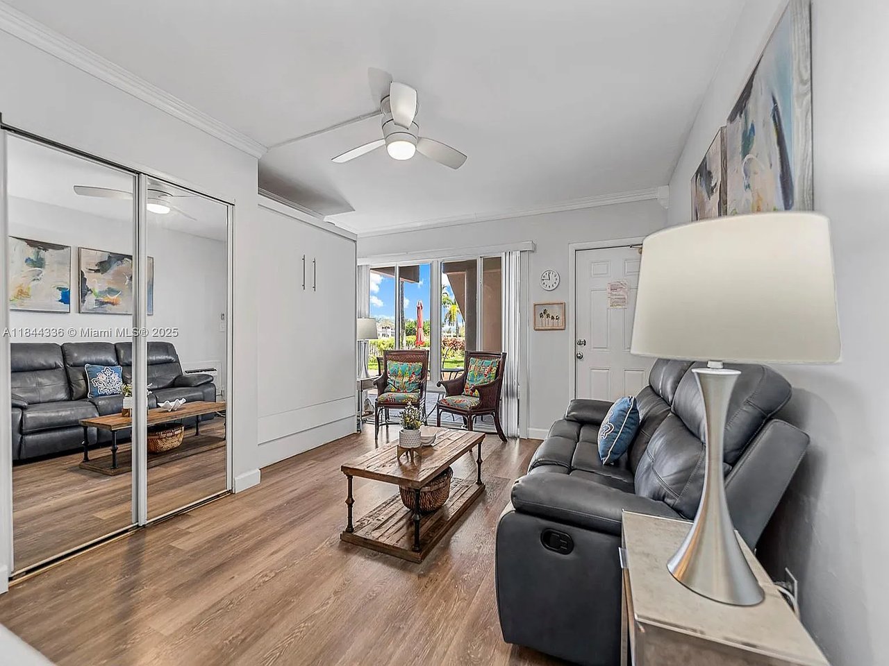 555 N Riverside Dr #4