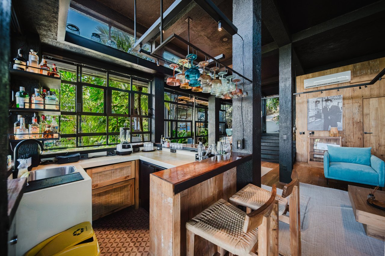 Casa Java – Newly Built Luxury Jungle Estate Near Playa La Vaca