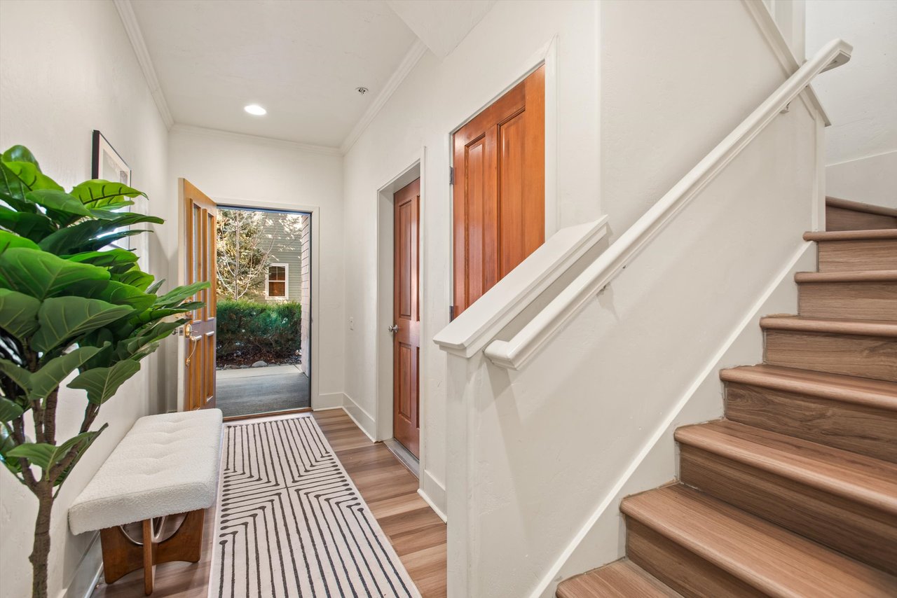 Bright and Stylish Townhome in the Heart of Willits