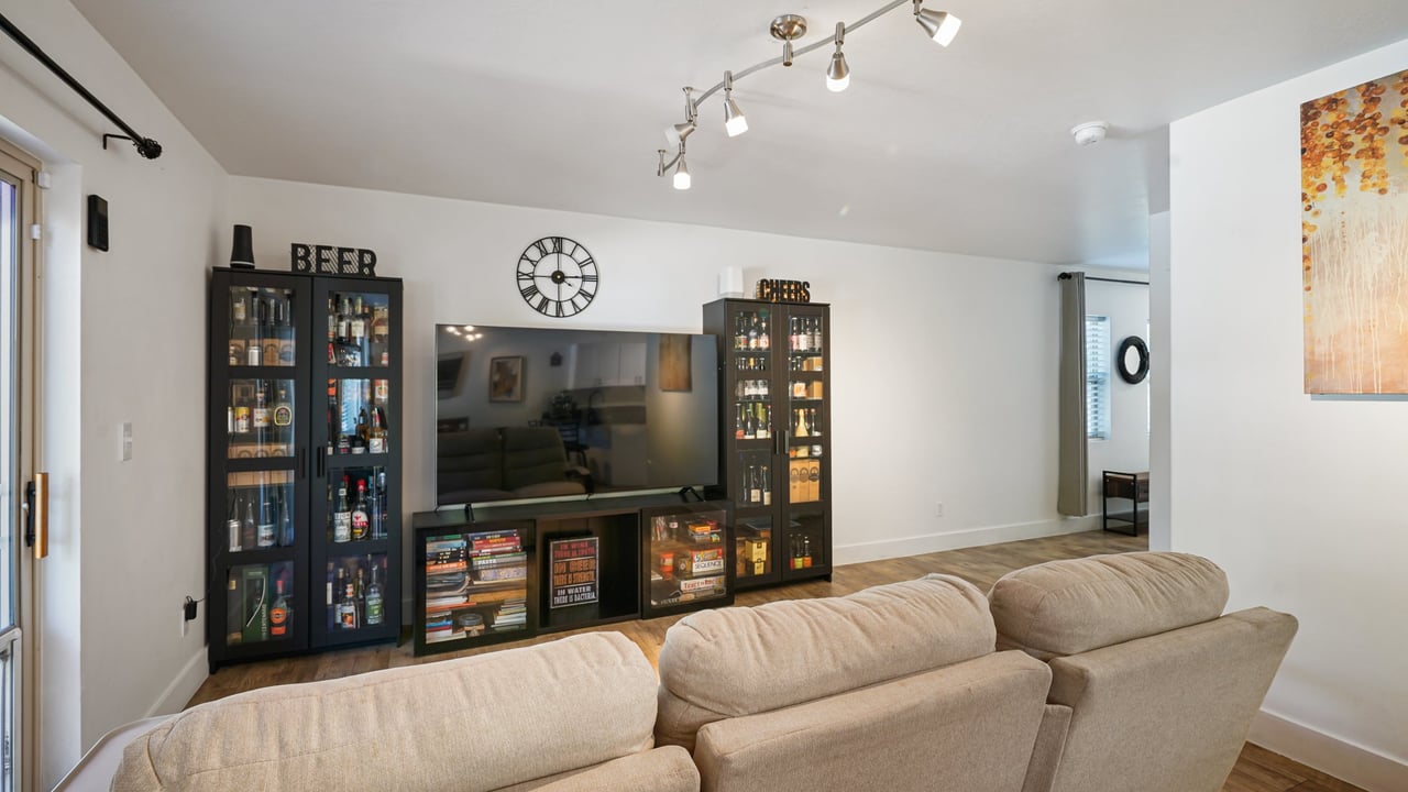 4475 S Lochnivar