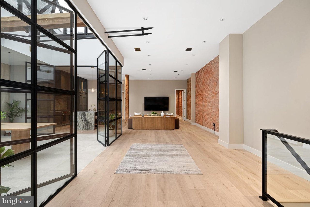 2017 Sansom St, Philadelphia, PA 19103