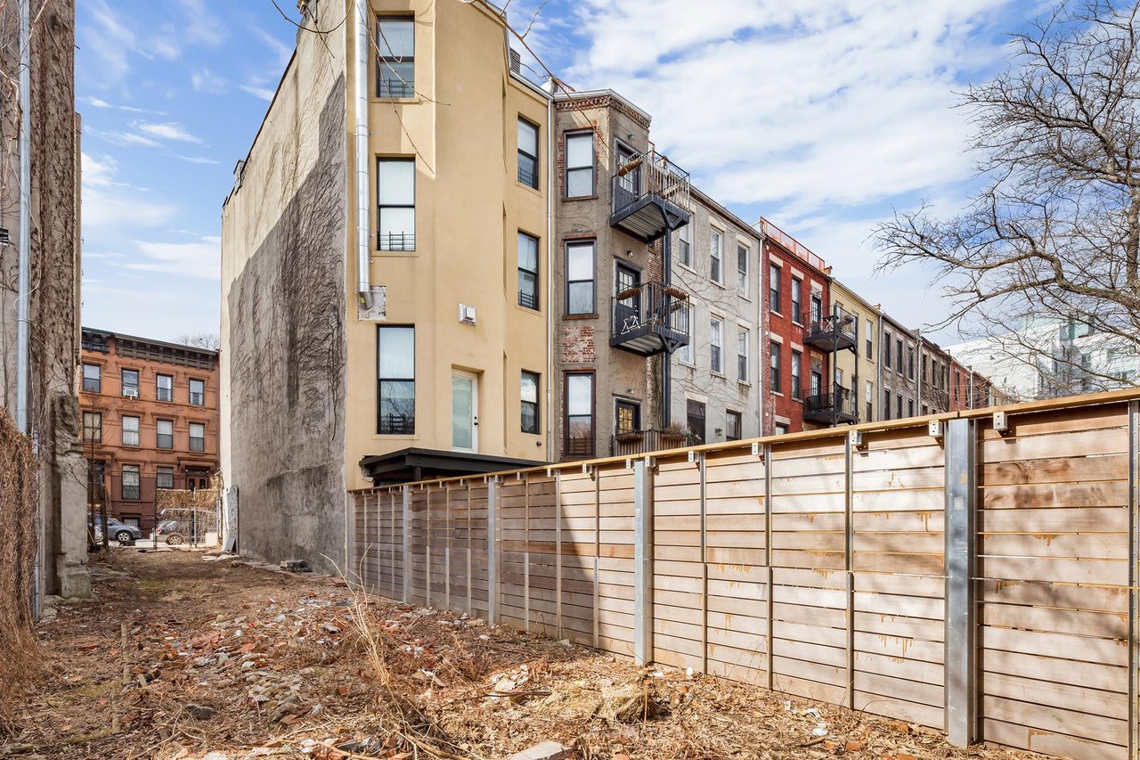 137 W 131st St, #0