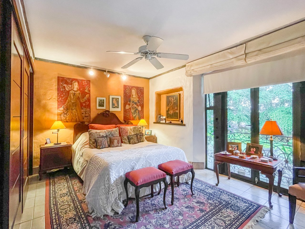 Fully Furnished Luxury Home