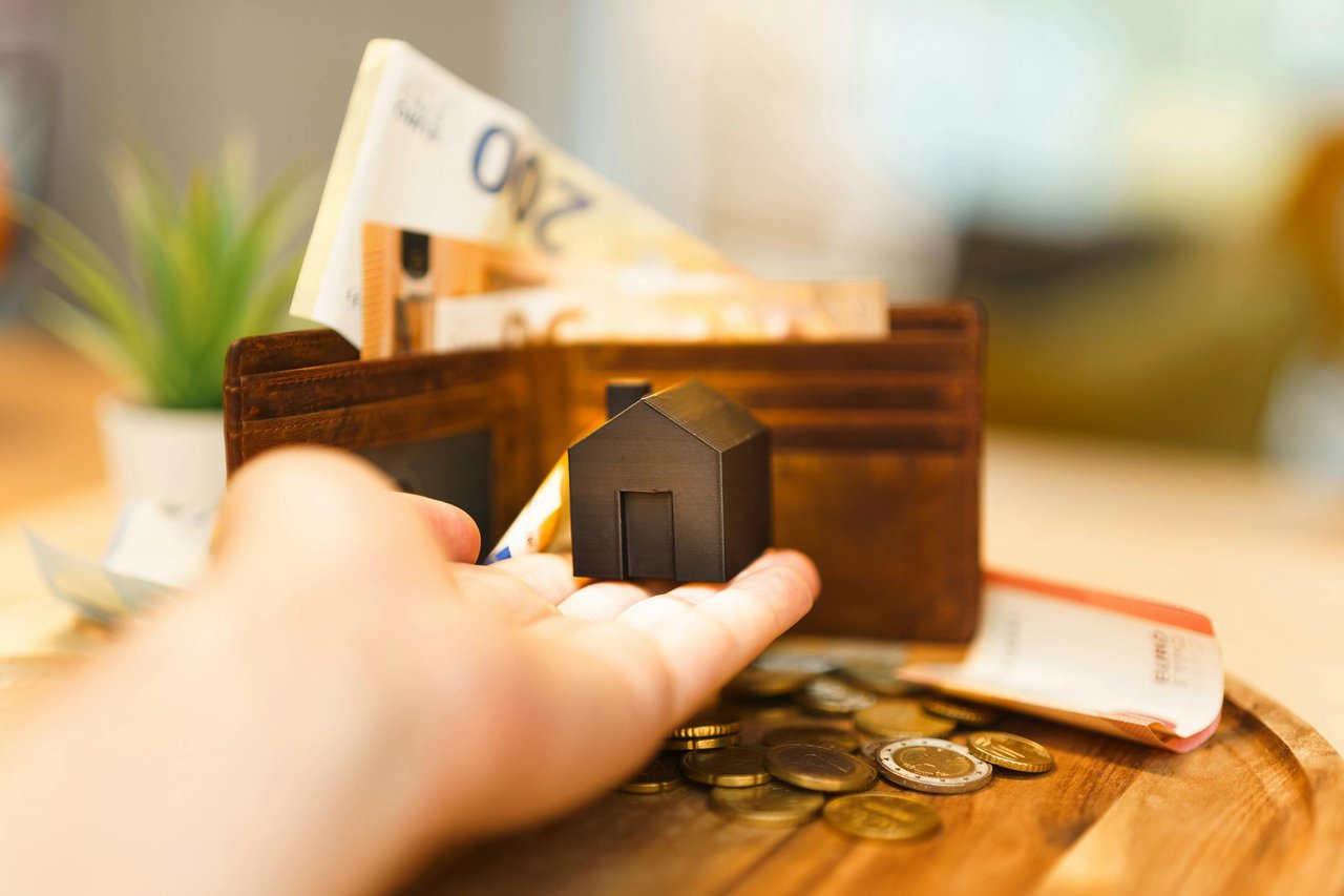 Boost for Homebuyers: Average Long-Term US Mortgage Rate Eases From 7-Month High to 6.71% This Week