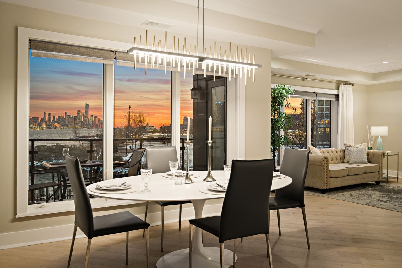150 HENLEY PL Unit: 206