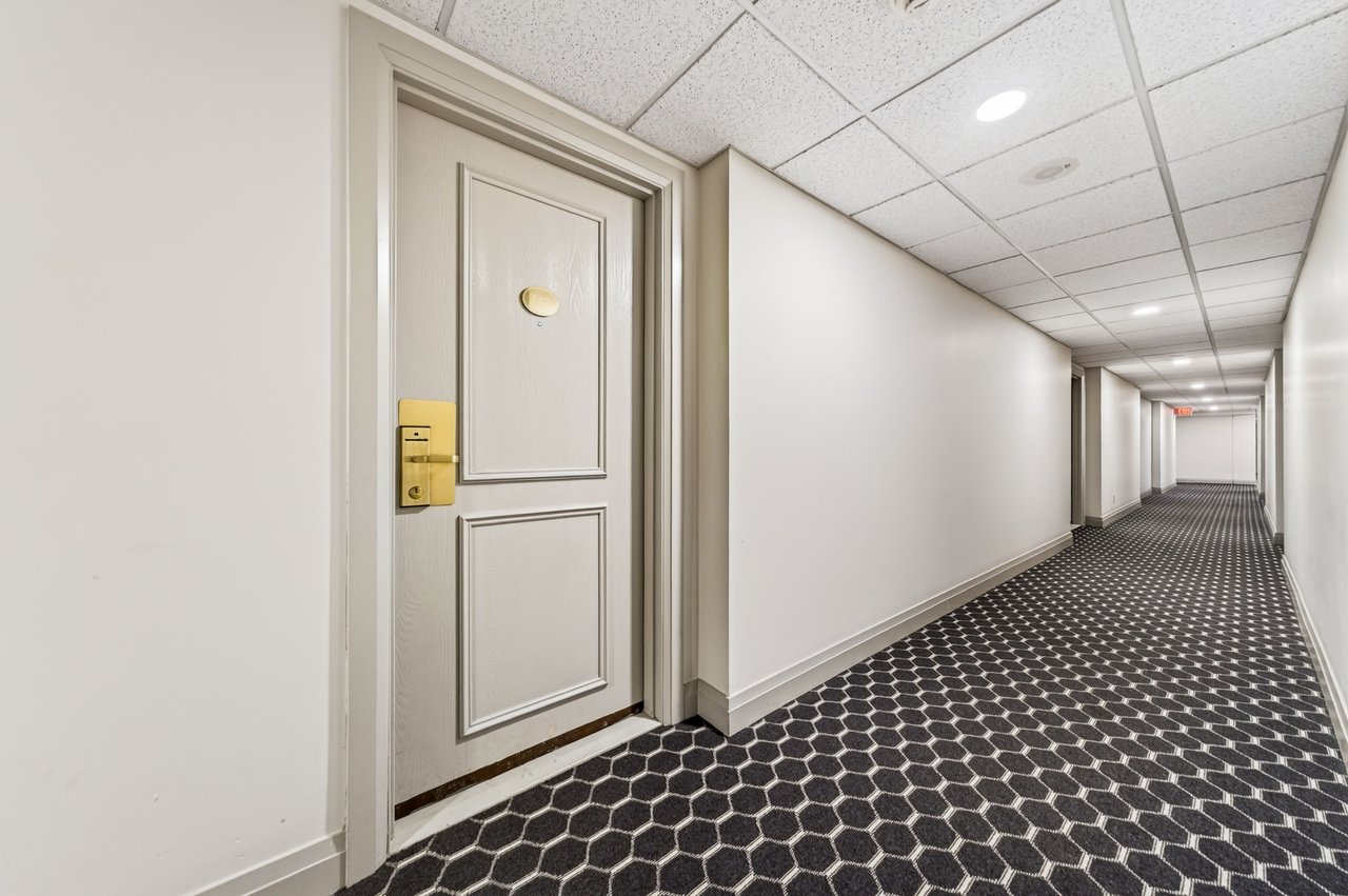 2737 Keele St 312