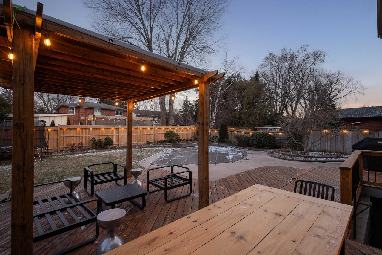 4456 Hawthorne Drive, Burlington, ON L7L 1G5