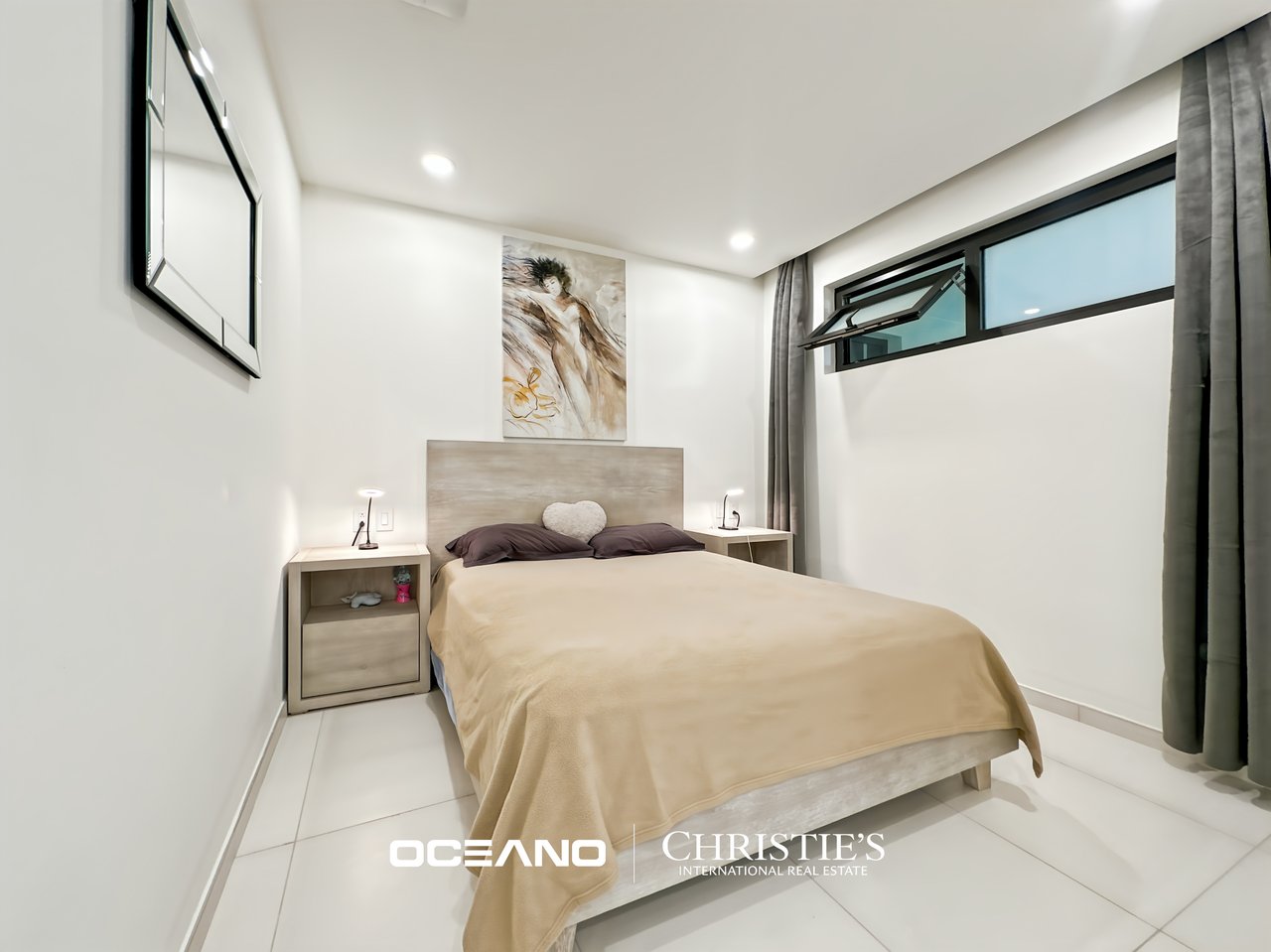 THE HILLS RESIDENCE - 1-Bedroom Apartment with Lagoon View 