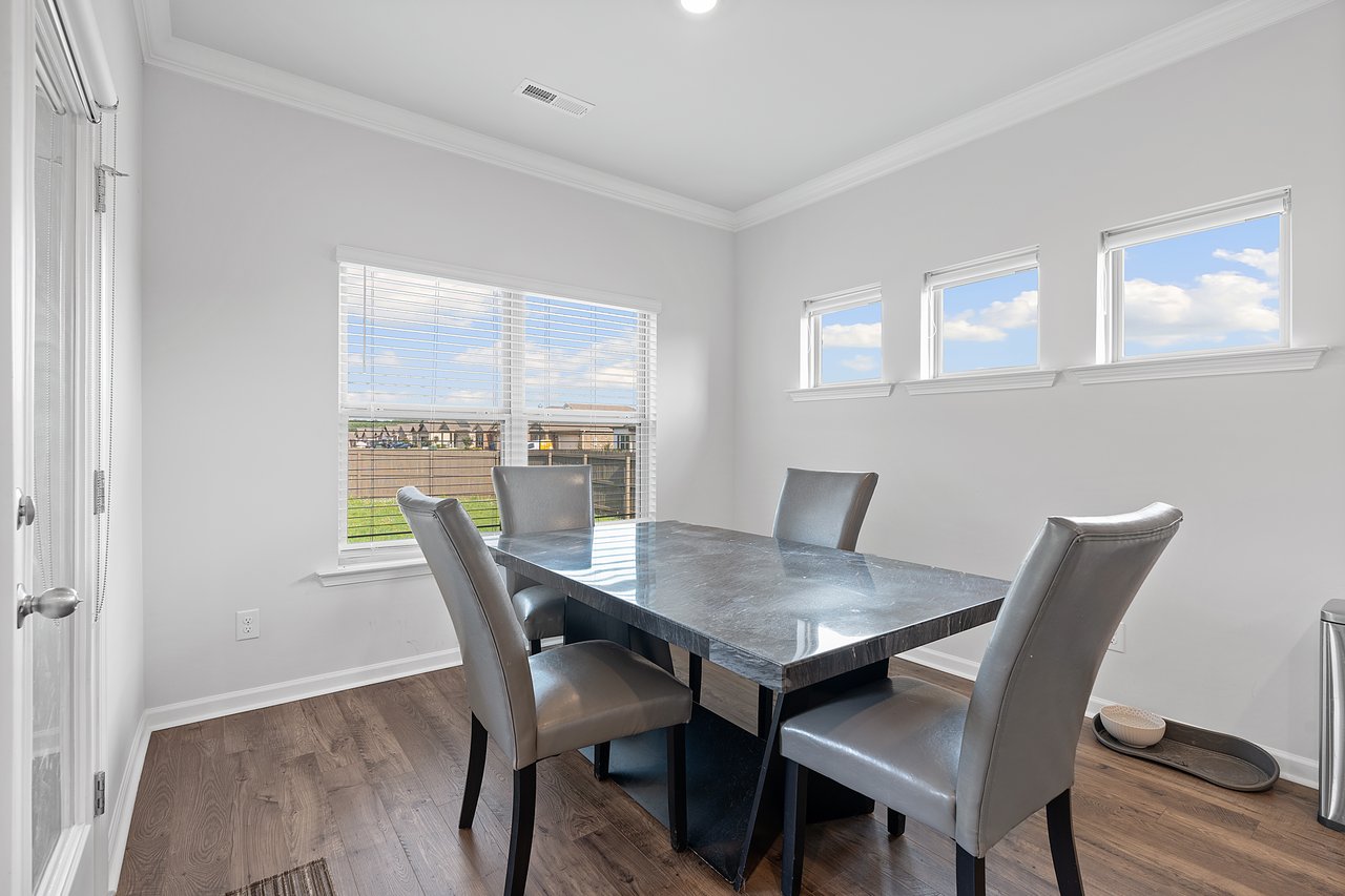 Spacious 4-Bed with 3-Car Garage & Prime Location Near Hwy 72