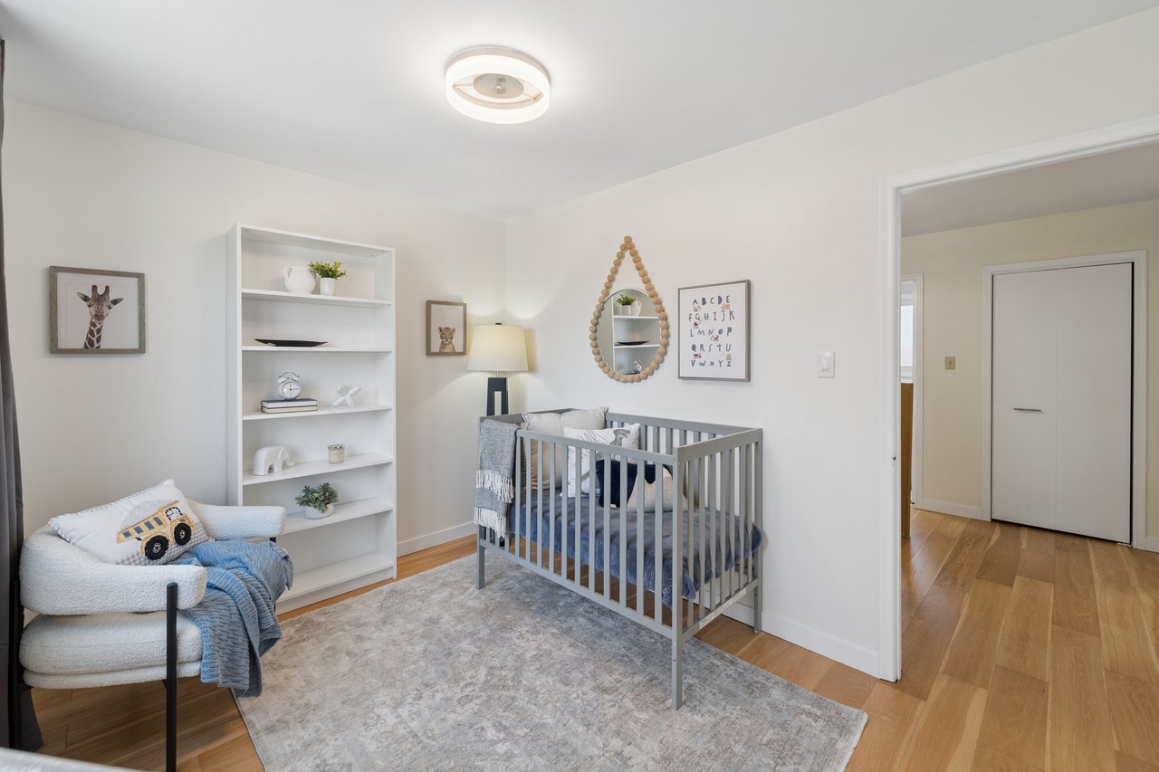 1156 Gloucester Square