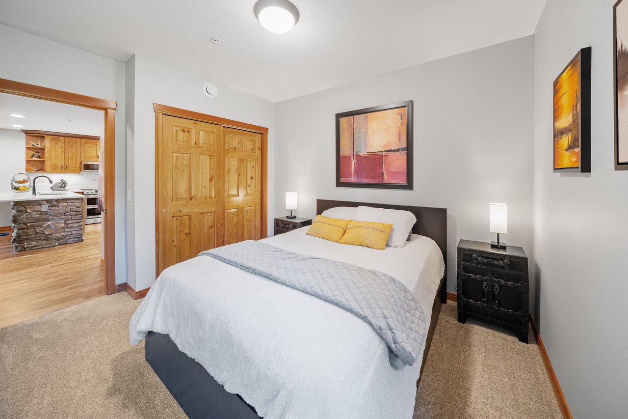 112-104 Armstrong Place