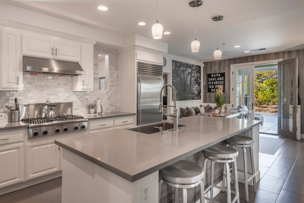 724 Charles Van Damme Way