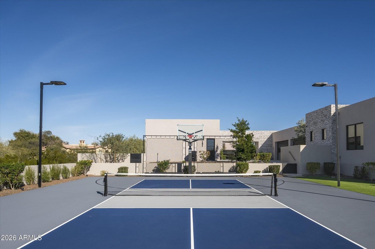 9245 E RIMROCK Drive