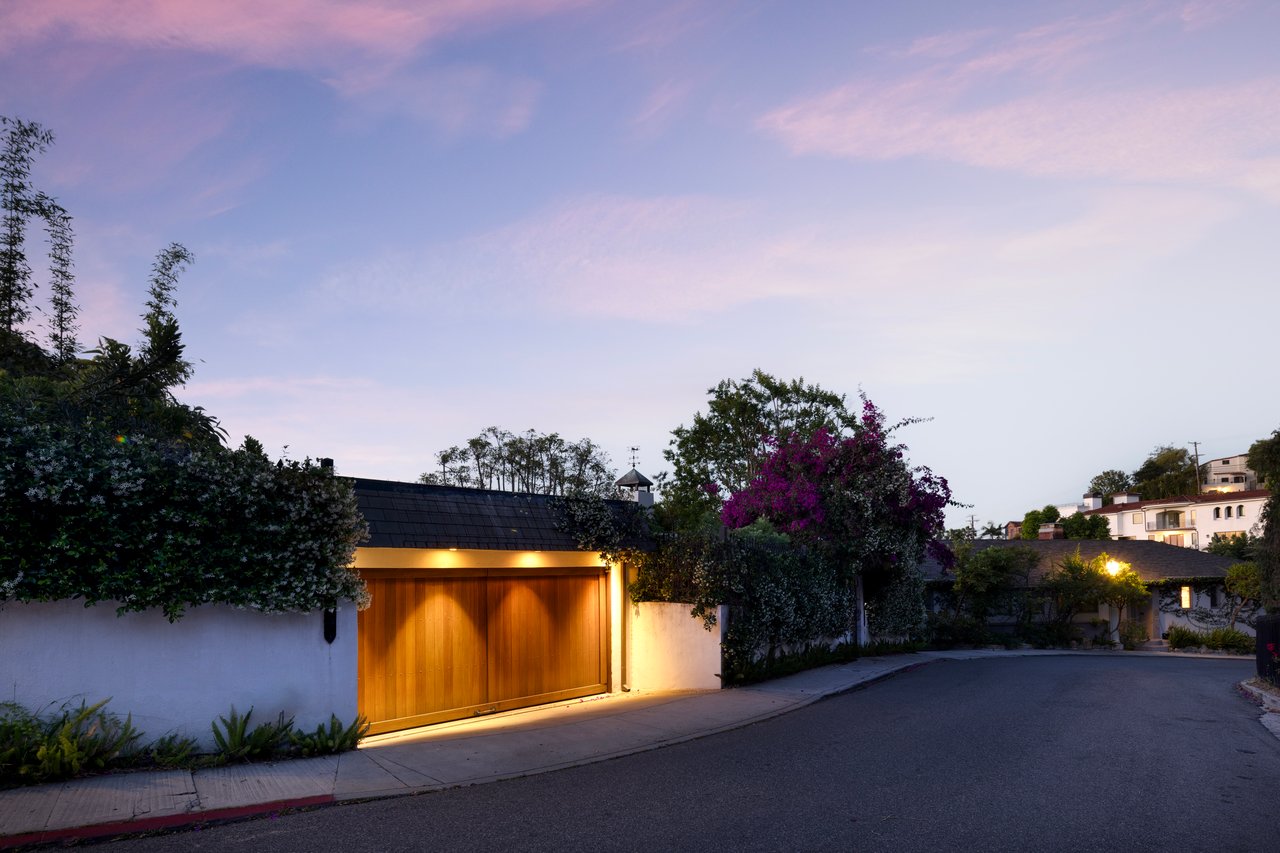 2558 Glendower Ave, Los Feliz